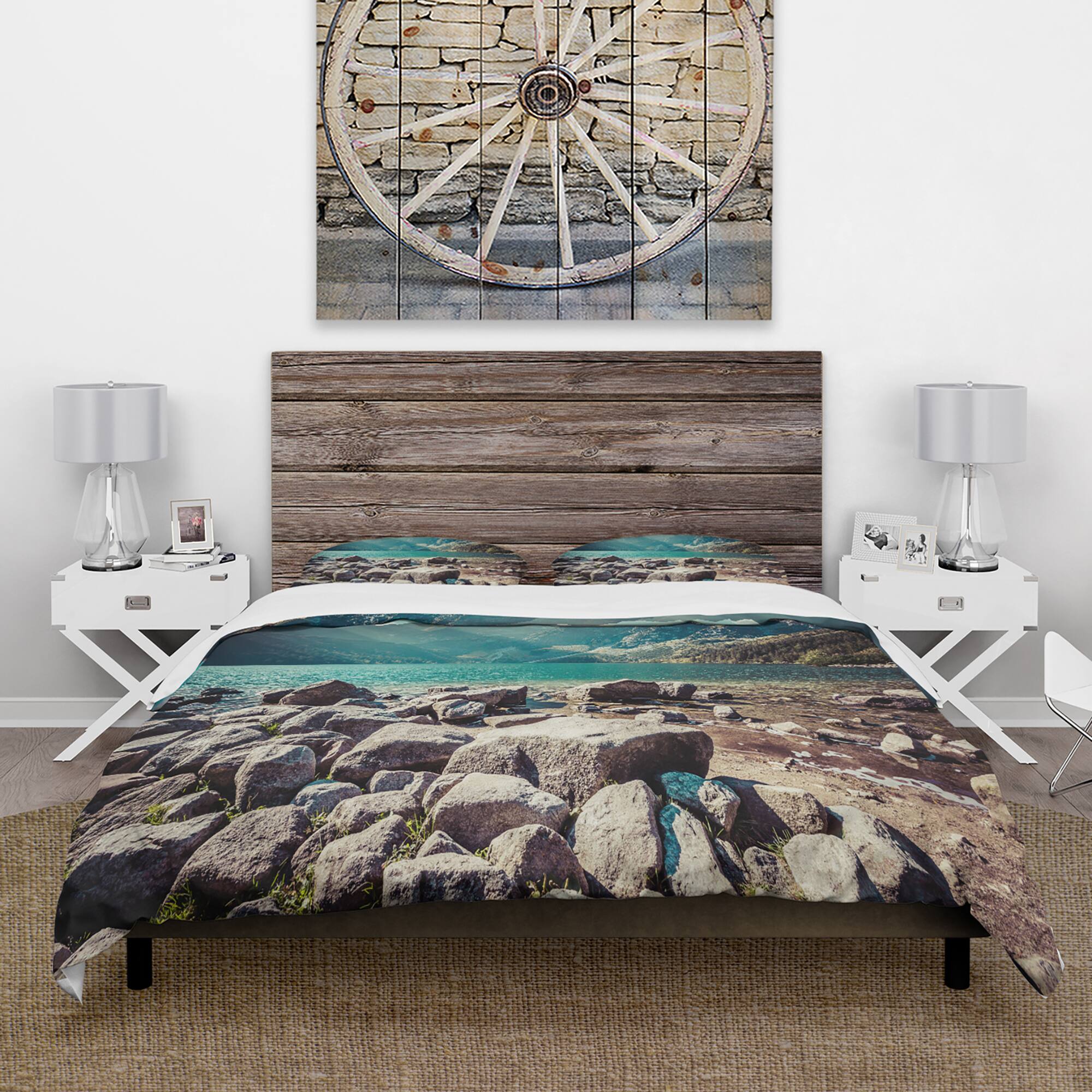 Designart 'Tatra Mountains Green water mountain lake' Landscapes Bedding Set